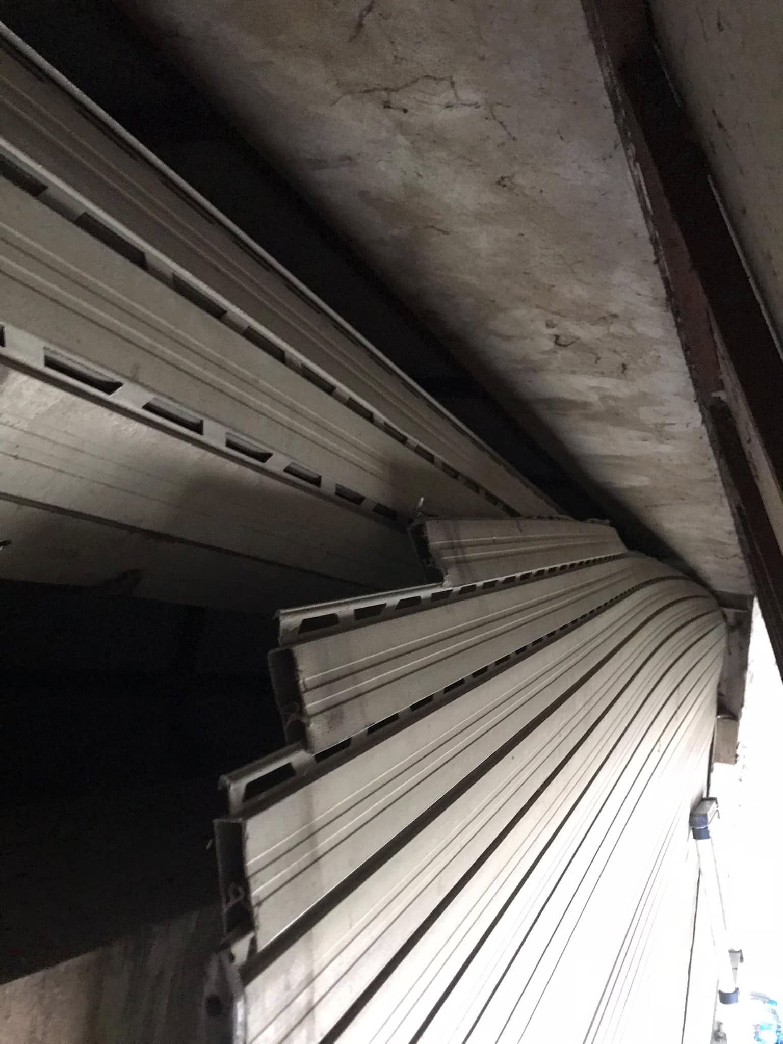 Kiểm Tra Cửa Cuốn Định Kỳ Mỗi 3 – 6 Tháng 3 Kiểm Tra Cửa Cuốn Định Kỳ Mỗi 3 – 6 Tháng
