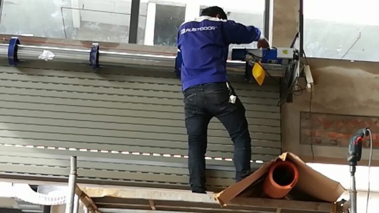 Kiểm tra cửa cuốn định kỳ giúp phát hiện sớm lỗi, đảm bảo vận hành trơn tru, tăng tuổi thọ và giảm chi phí sửa chữa. Nên kiểm tra mỗi 3 – 6 tháng.